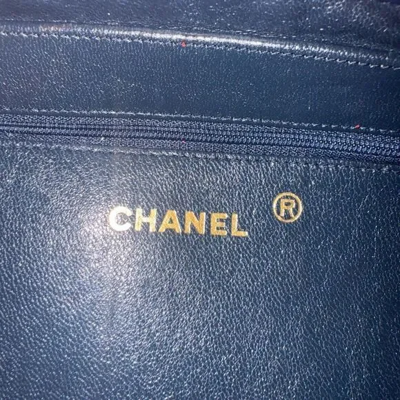 CHANEL Vintage CC Logo Shoulder Purse